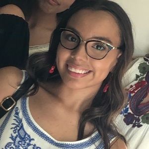 Meet your Posher, Noemi